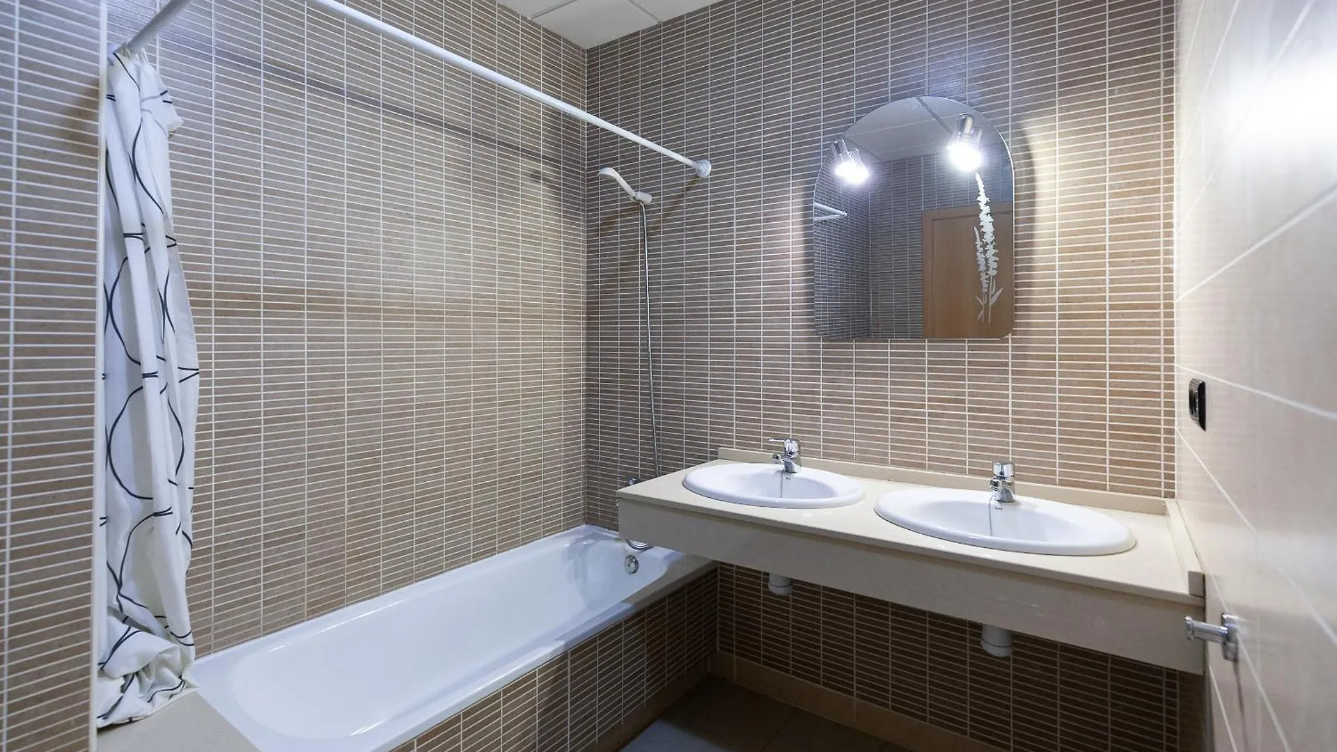 Uhc Sol I Mar Family Complex Apartment Salou